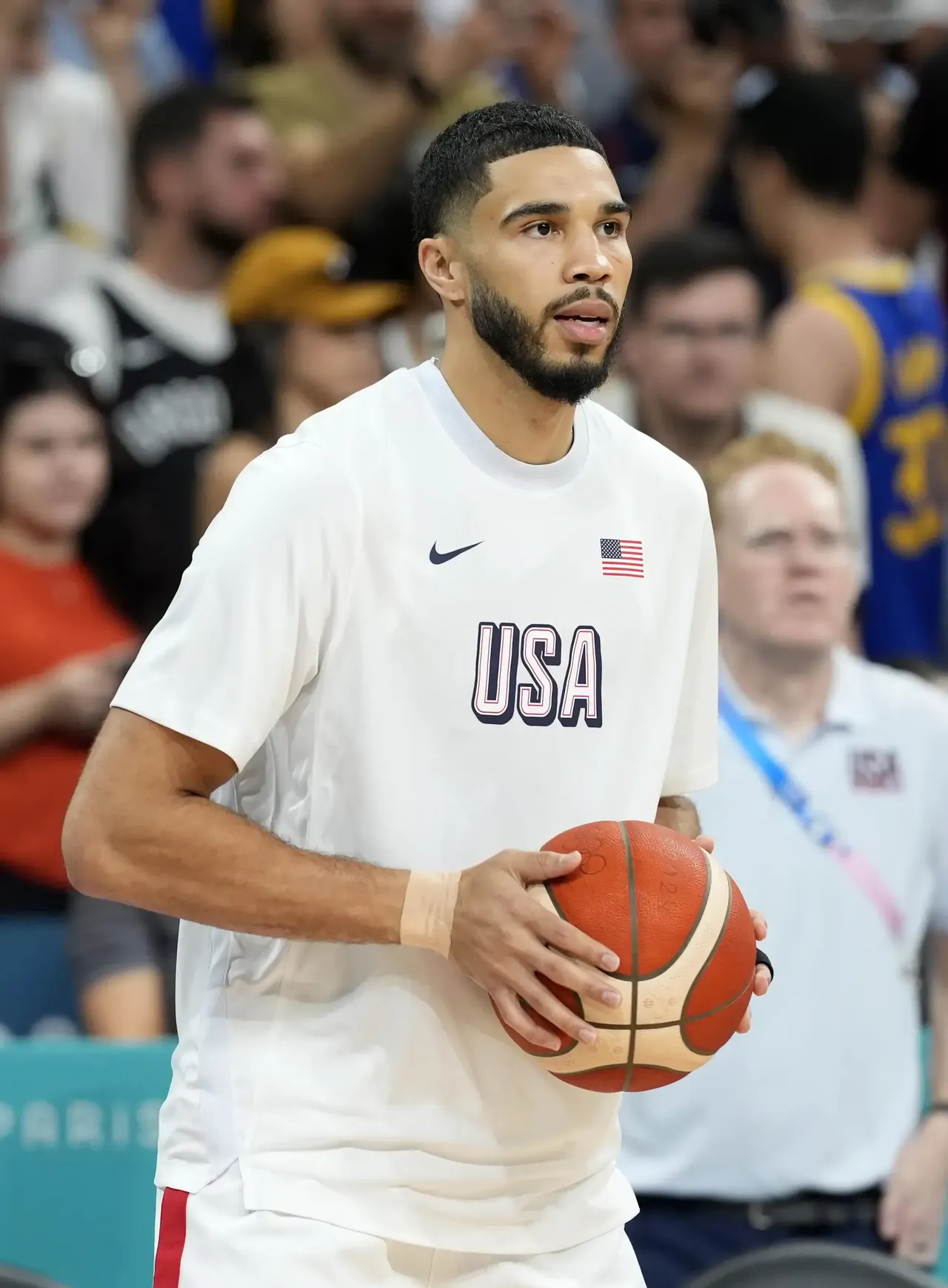 重返赛场引发热议!,塔图姆在FPX比赛中表现优异再创辉煌时刻 重返赛场引发热议!,塔图姆在FPX比赛中表现优异再创辉煌时刻