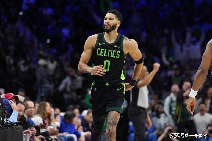 重返赛场引发热议!,塔图姆在FPX比赛中表现优异再创辉煌时刻 重返赛场引发热议!,塔图姆在FPX比赛中表现优异再创辉煌时刻